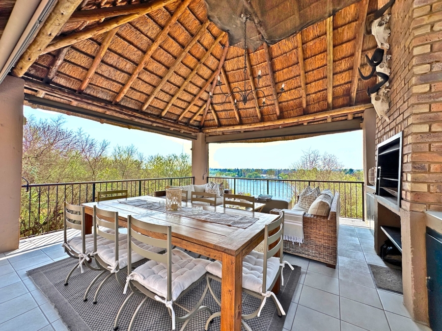 4 Bedroom Property for Sale in Boschenvaal River Front Lodges Free State